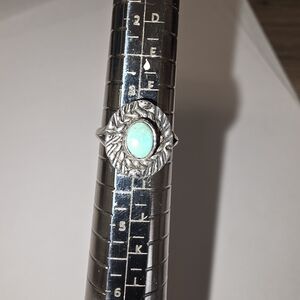 Elegant Silver Turquoise Ring